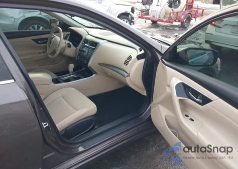 2015 Nissan Altima 2.5 S z USA, uszkodzony, nr VIN 1N4AL3AP5FN911600